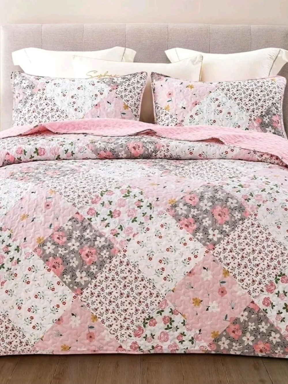 🦋Pink Floral Patchwork Quilt Set - Charming Bedspread